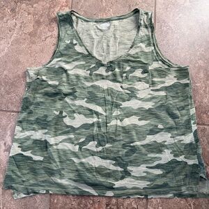 Old Navy Green Camo V-Neck Tank Top